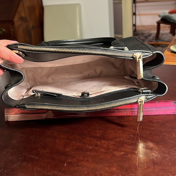 Kate Spade small satchel like new condition - Picture 4 of 4